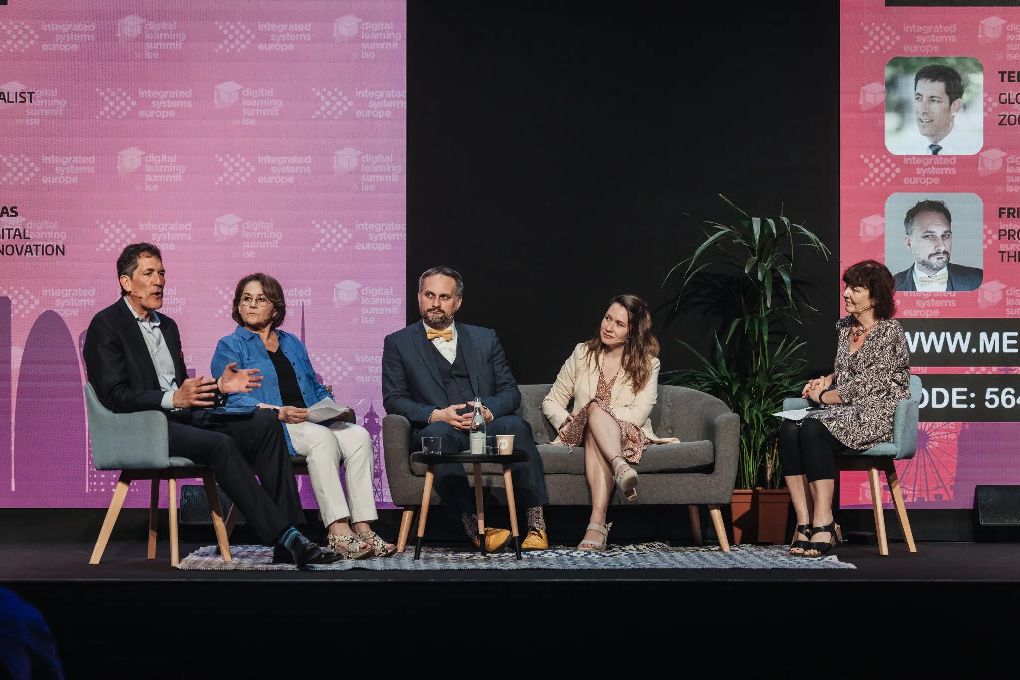 🔥 Take advantage of the last chance to get 30% off your conference pass! 