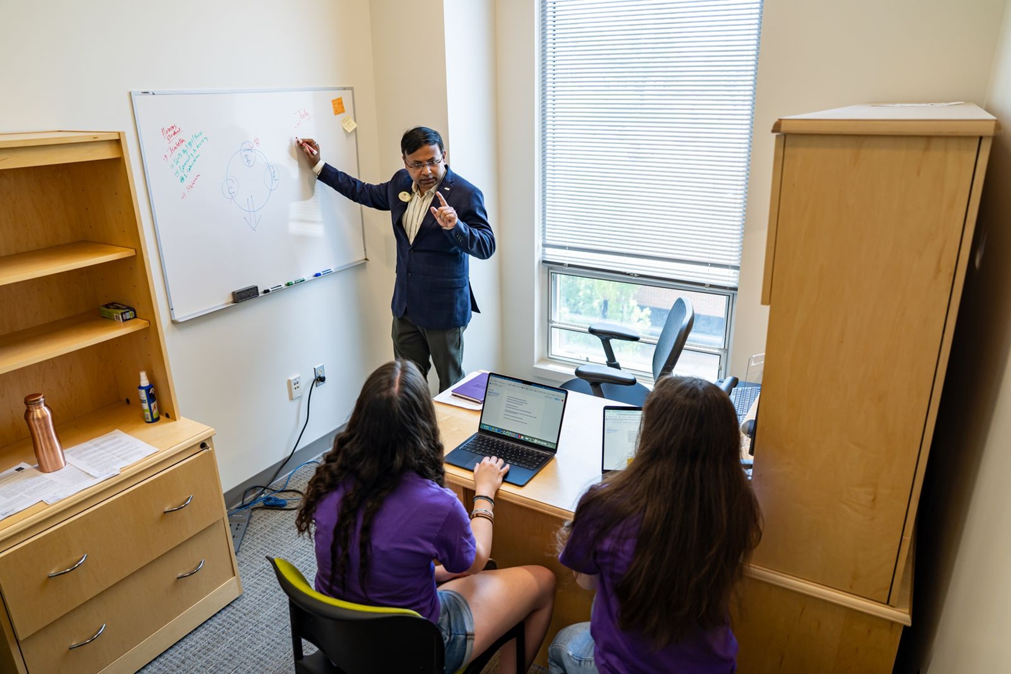  Navigating Graduate Admissions in the USA ~   Seven Essential Lessons for First-Generation Scholars