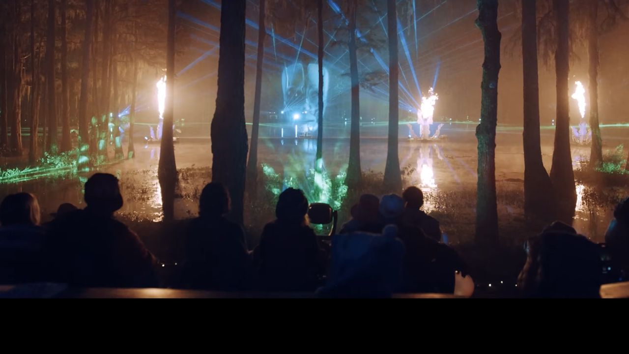 Video Mapping Global Projects: Ghostly Projections Dancing on Water at Hulaween