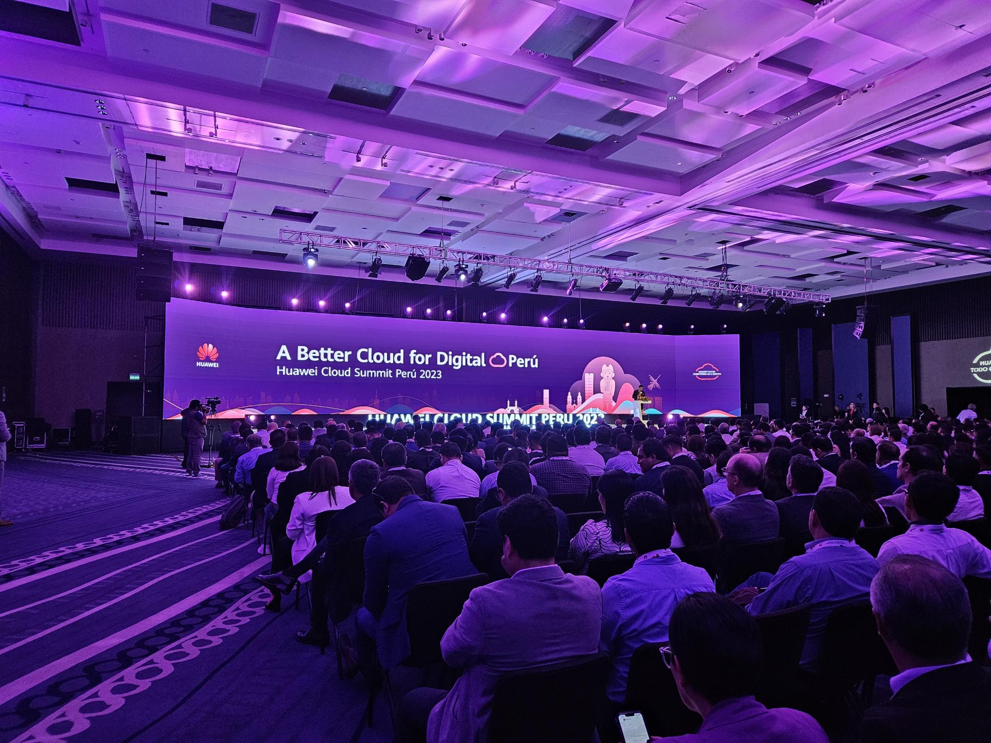 Transformación en Centros de Control y Servicios Cloud