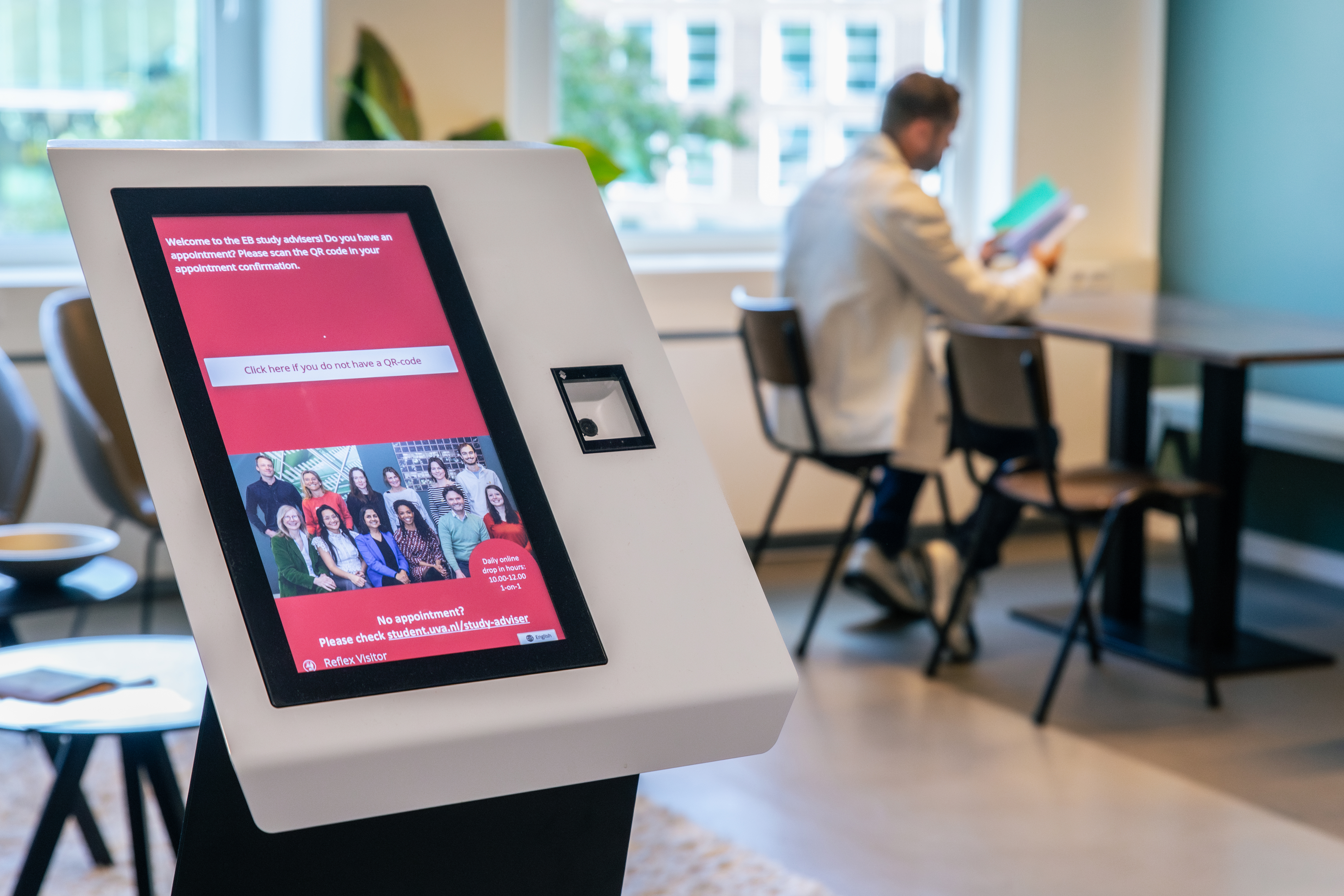 Student kiosks for education: benefits for your institution