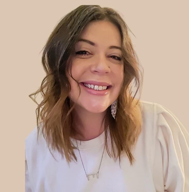 Go to the profile of Elissa Payne