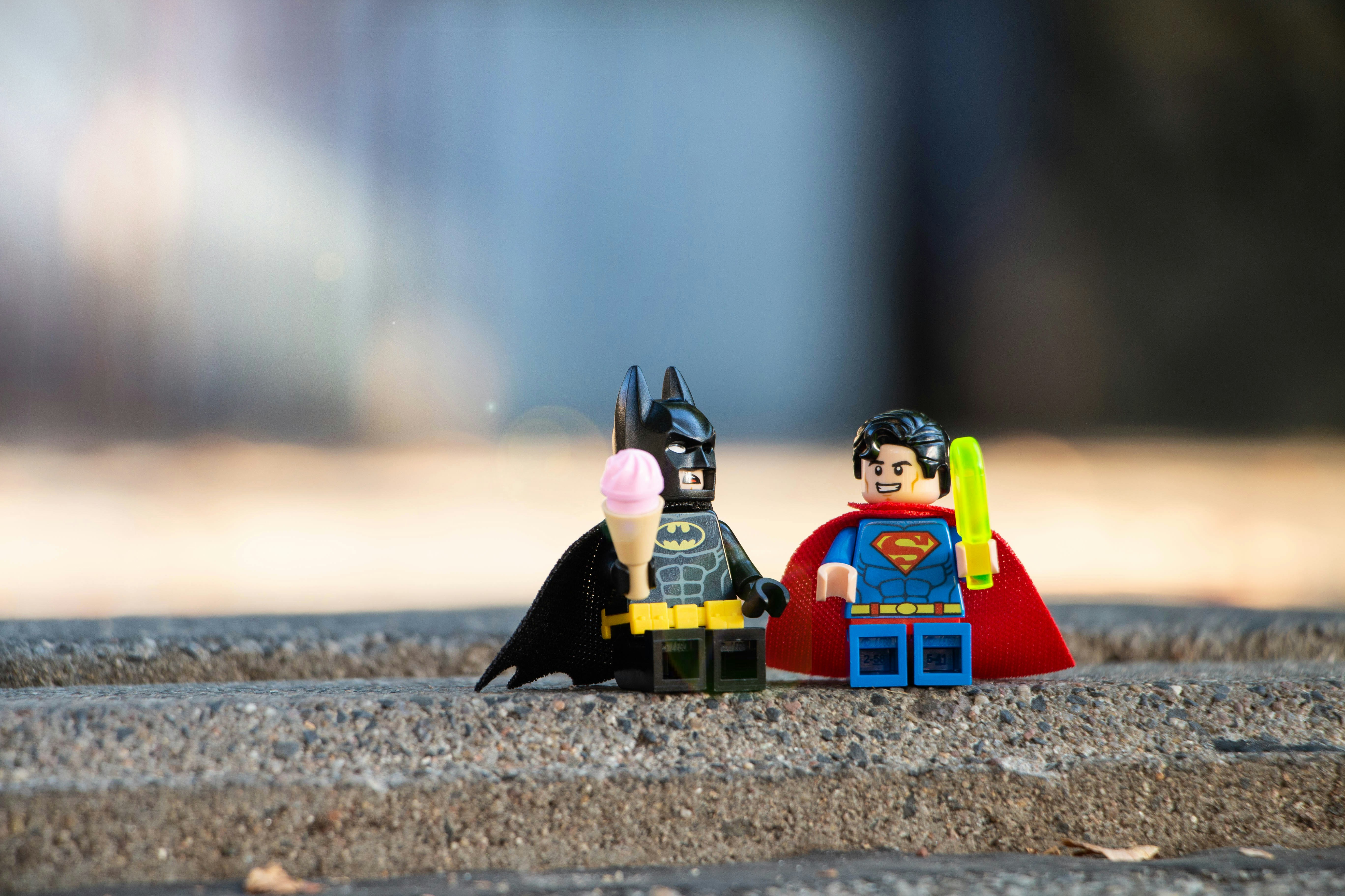 Helping and Punishing Without a Second Thought - What Do Uncalculated Behaviours Reveal About Character?