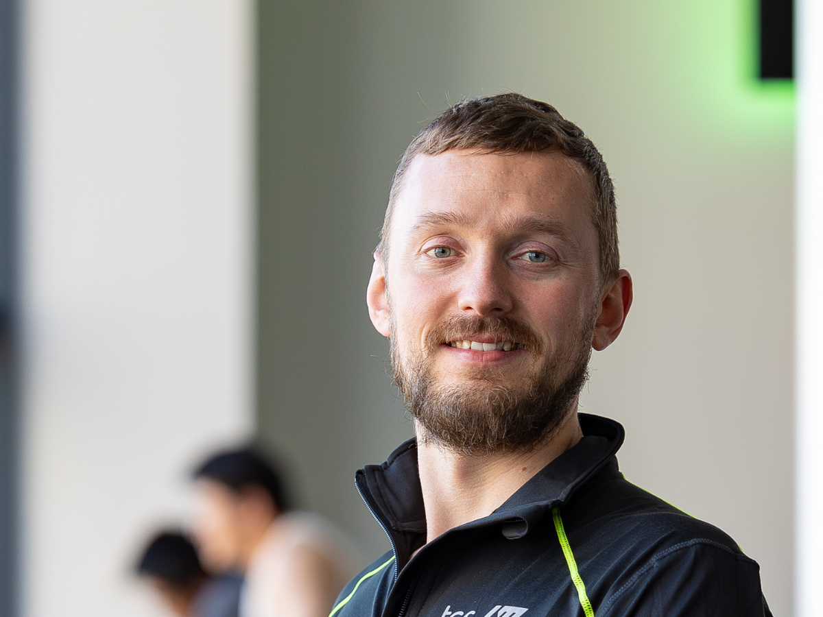 UK pharmacist with rare condition to run London Marathon