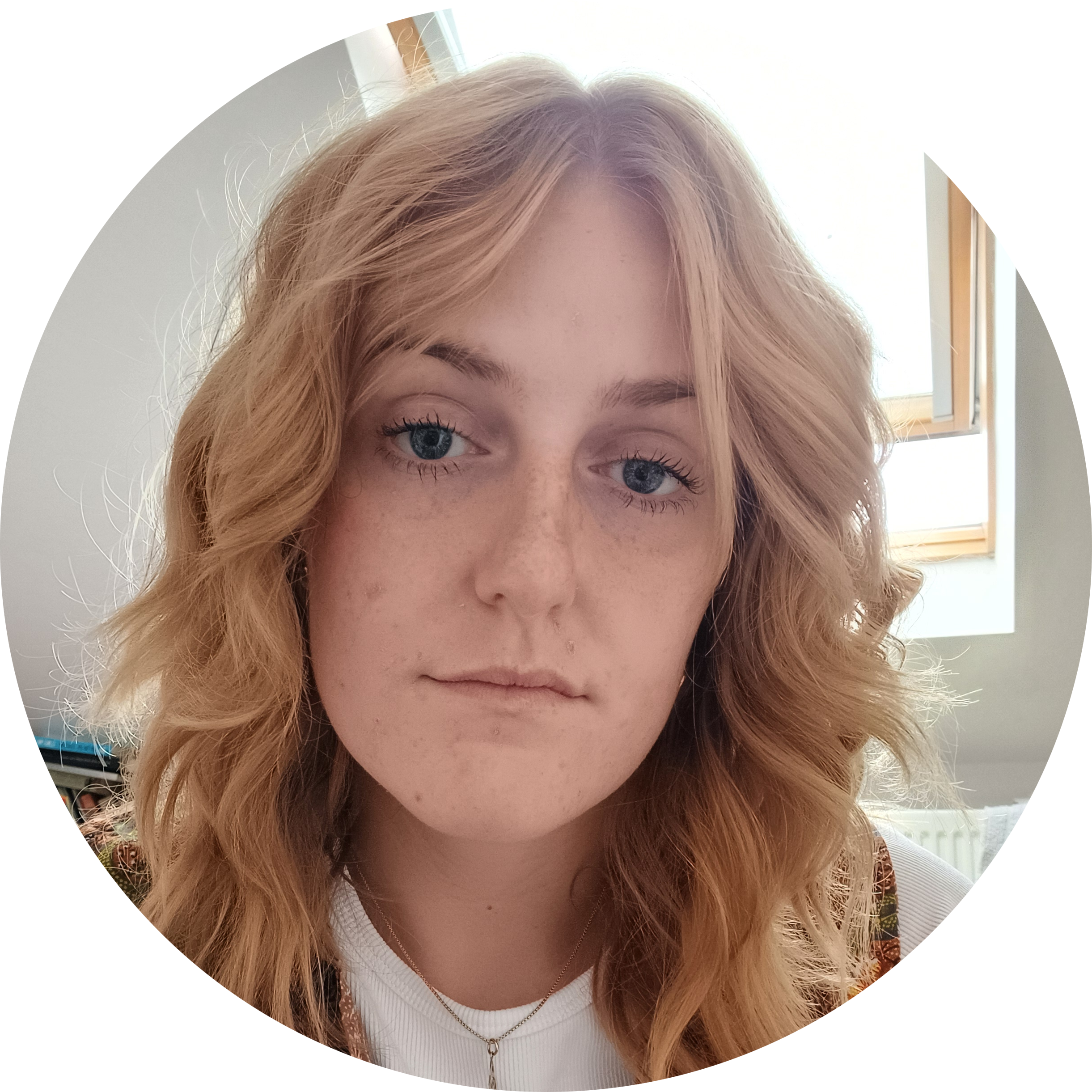 Go to the profile of Oona