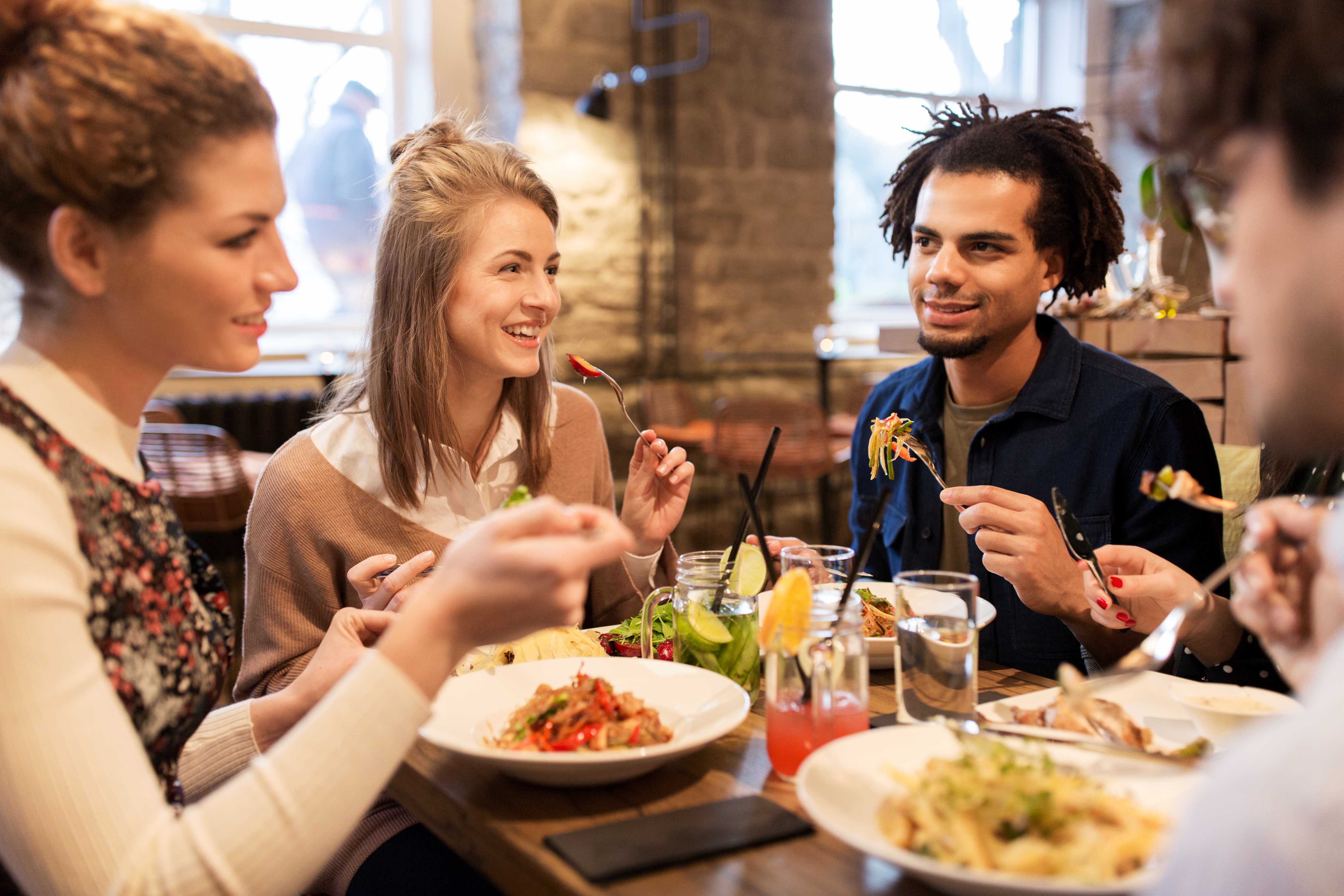 Dietary behavior change lasts longer when involving family or friends