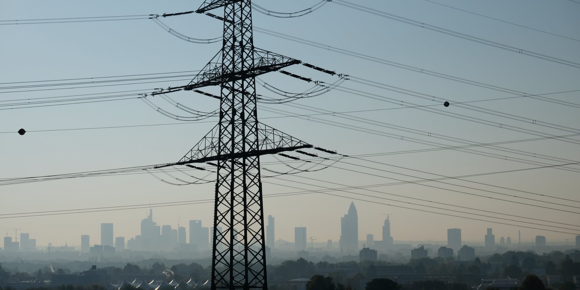 What happens to the power grid in a heatwave?
