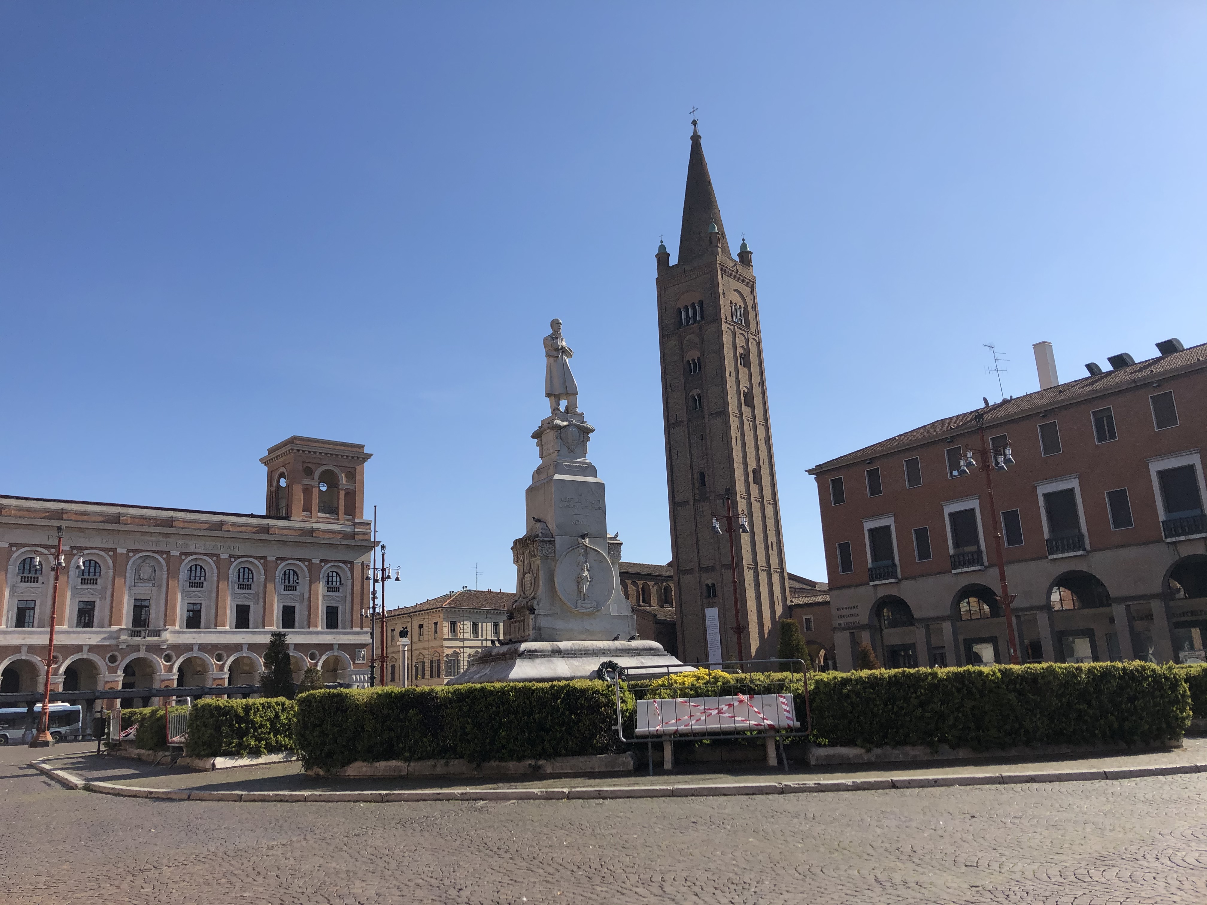 What experts? Whose advice? The “Delphi oracle” and “Moses tablets” in the management of the covid-19 health emergency in Italy.