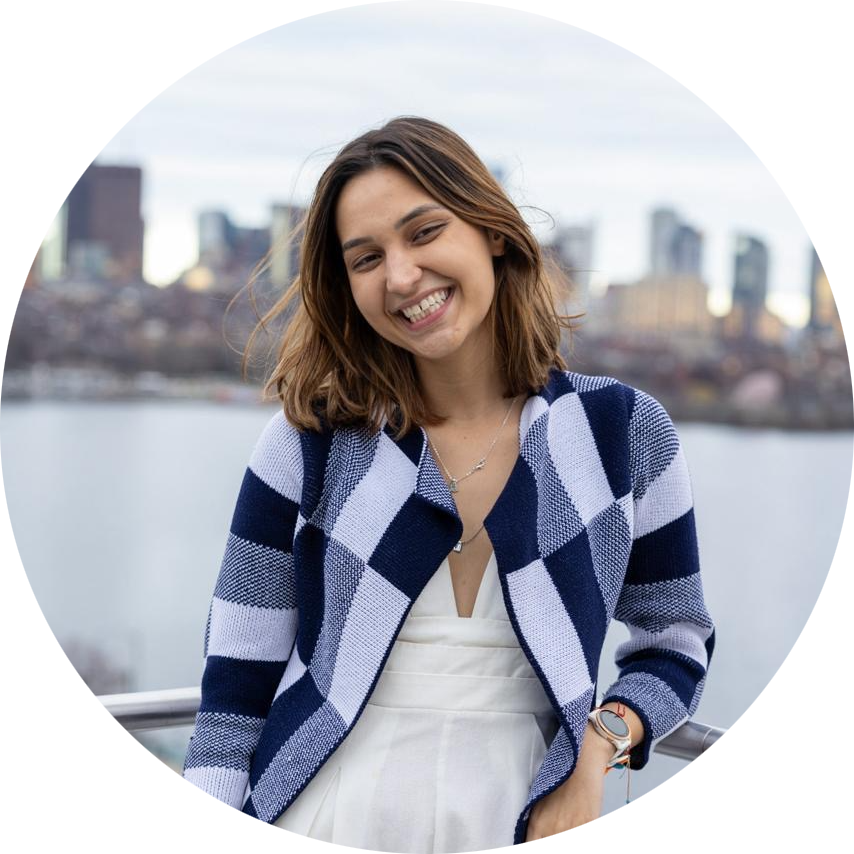 Go to the profile of Luiza Diniz Vilanova