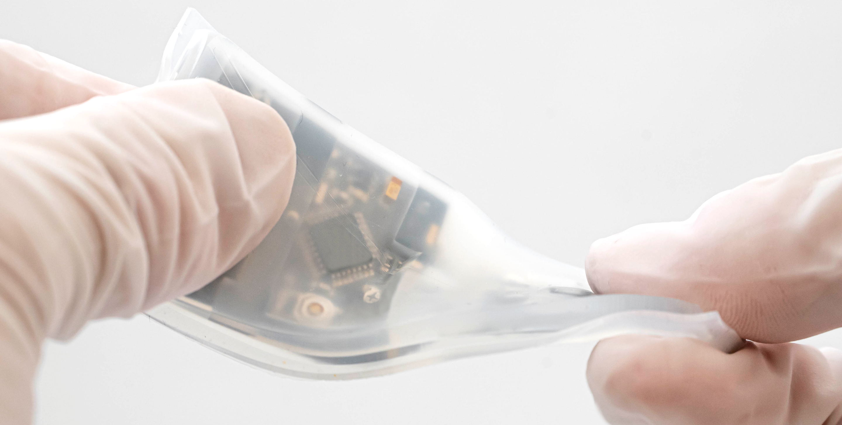 Deep tissue physiology monitoring enabled by a wireless ultrasound technology