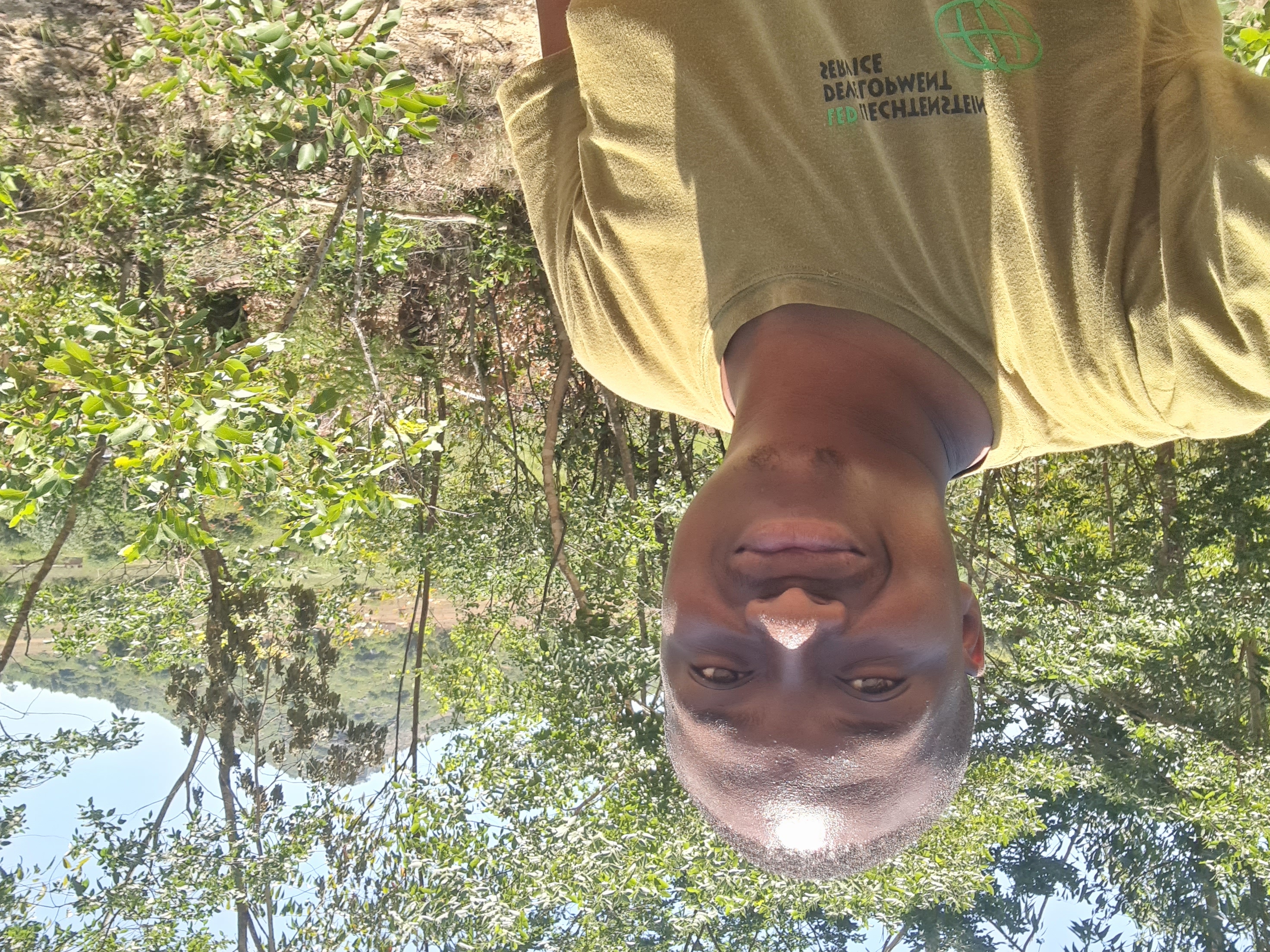 Helo everyone, my name is Phakamani
