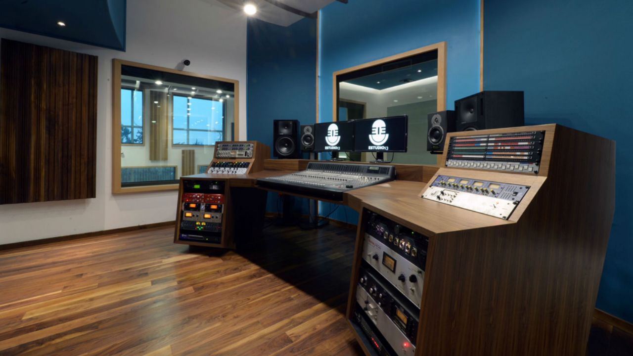 Design acústico em estúdios de gravação