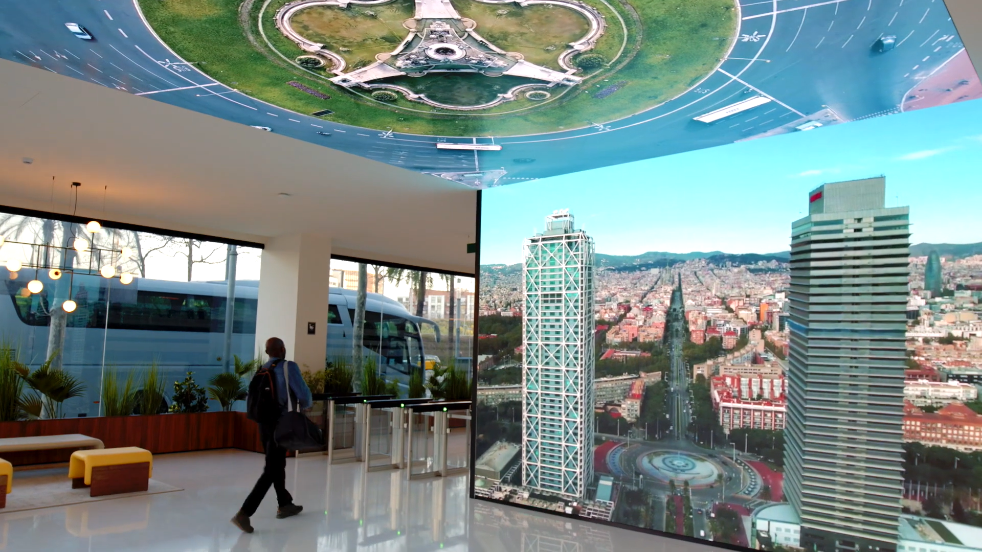Video Shows the Creative Use of Digital Signage at Diagonal 123