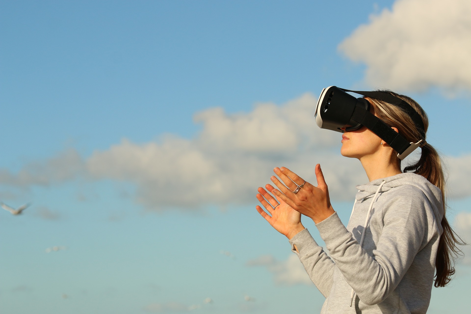 Virtual learning environment engagement and learning outcomes at a ‘bricks-and-mortar’ university​​ 