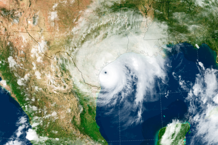 New insights into the isotopic variability in tropical cyclones and implications for isotope-based paleo-hurricane reconstructions
