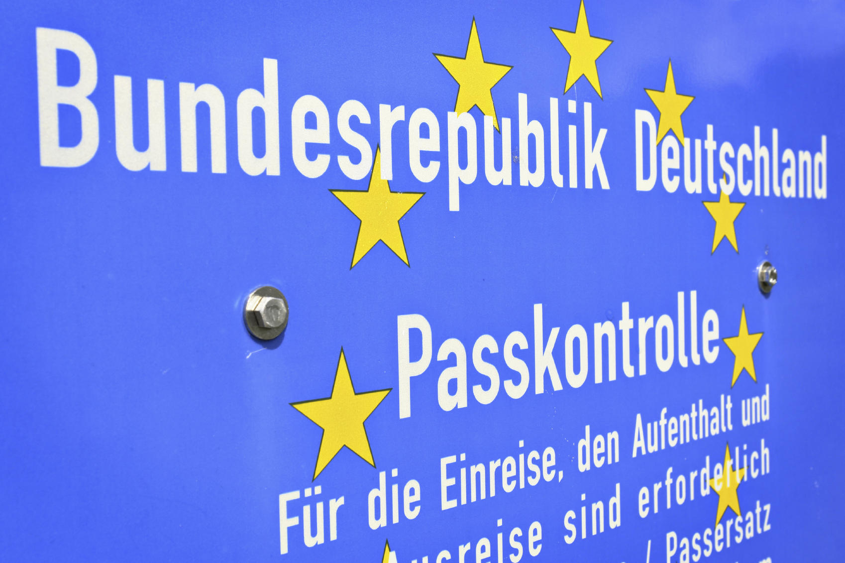 Application Process Streamlined for Employment and Family Reunion Visas