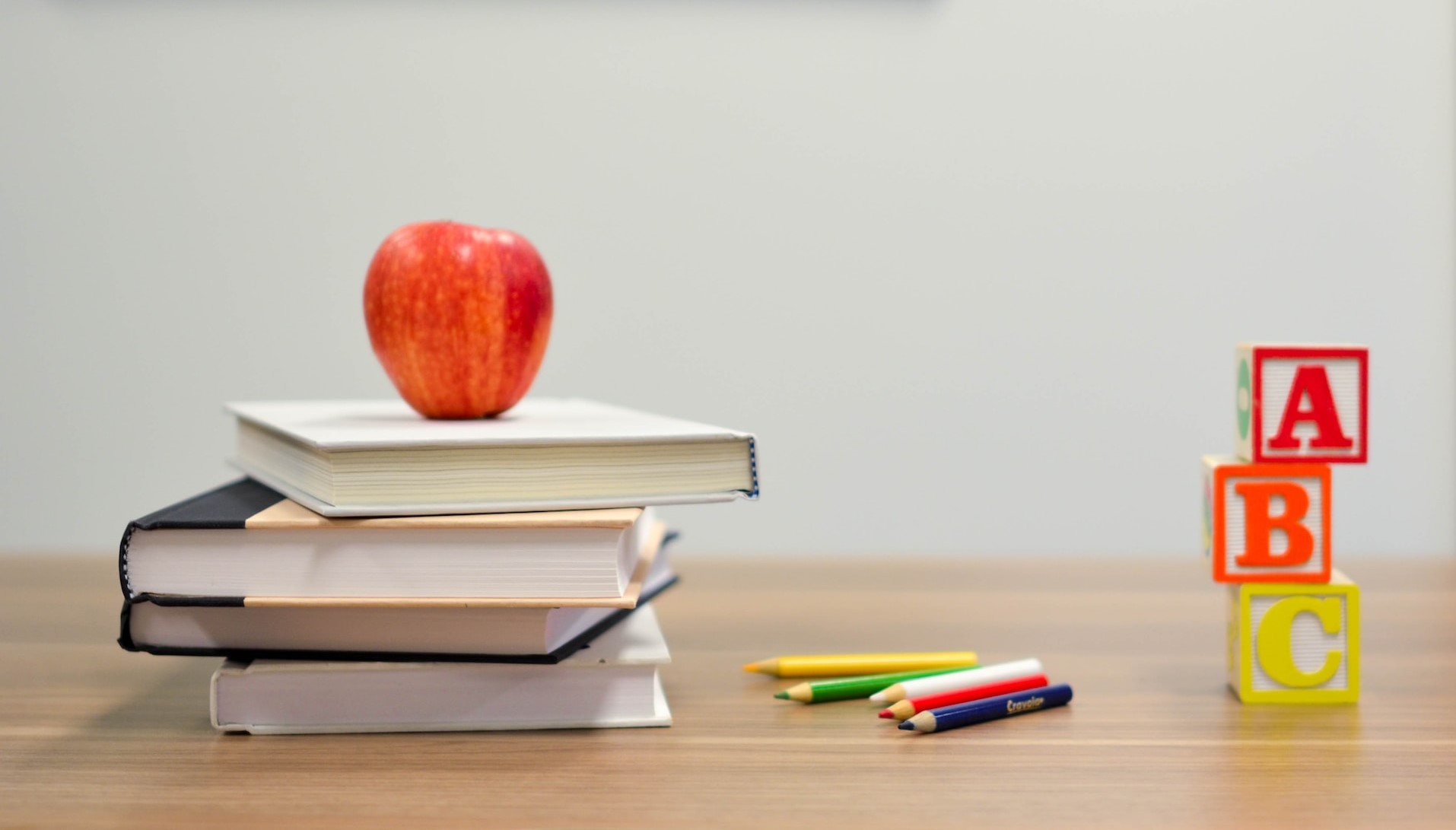 Words of Advice: teaching macromolecular crystallography