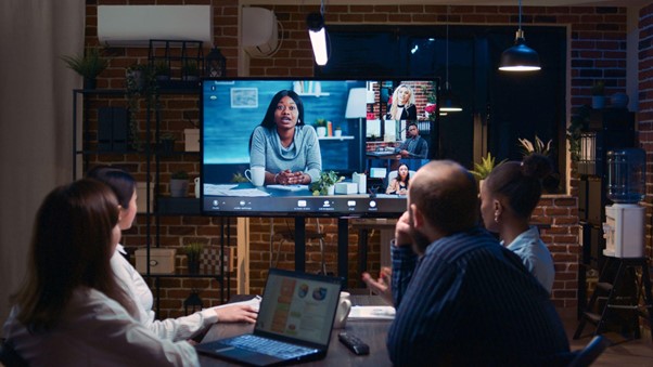 Microsoft y Cisco se reúnen en InfoComm 2023 para hablar de los avances en el lugar de trabajo híbrido
