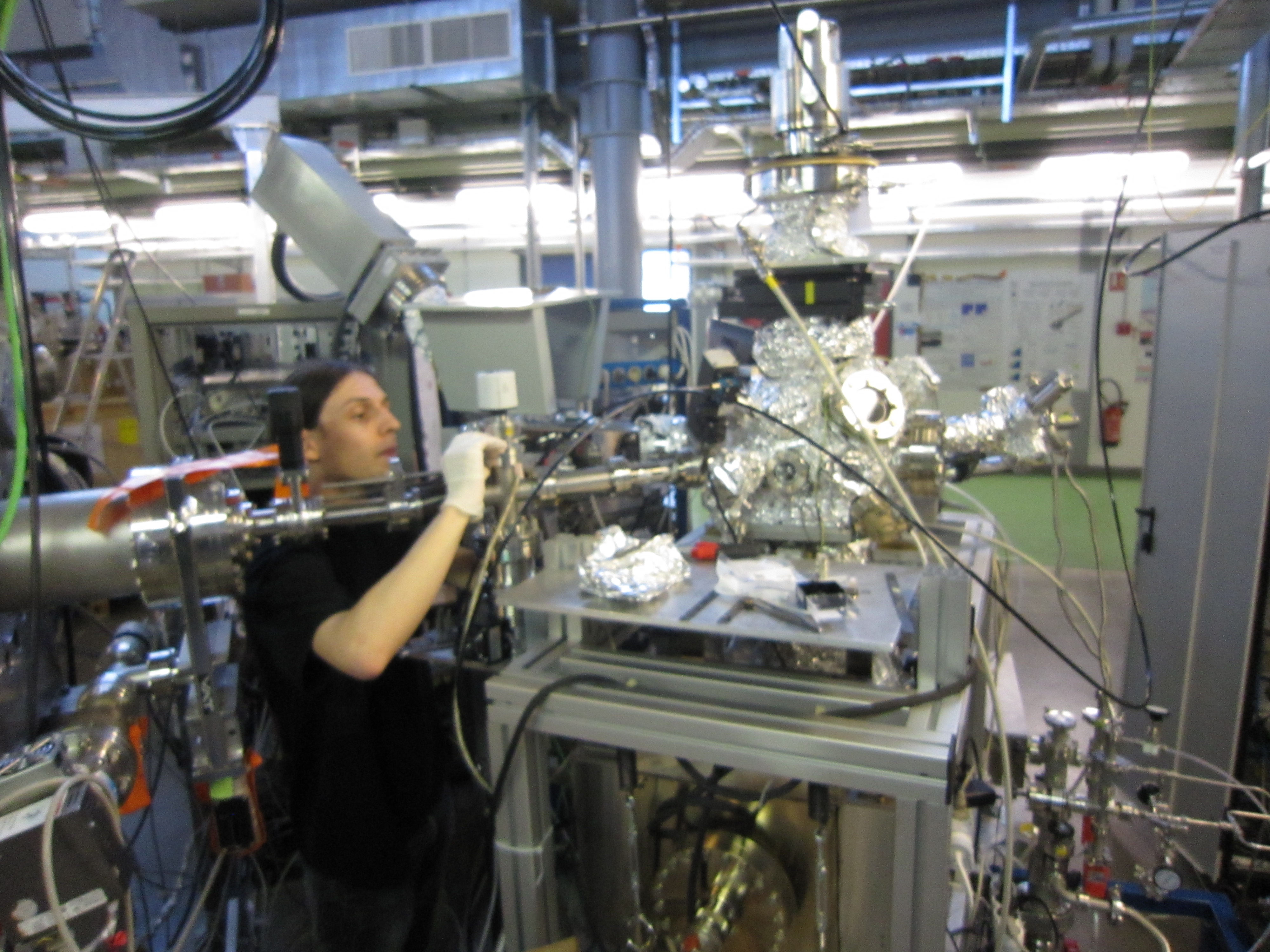 Lifting molecules off the grains with X-rays 