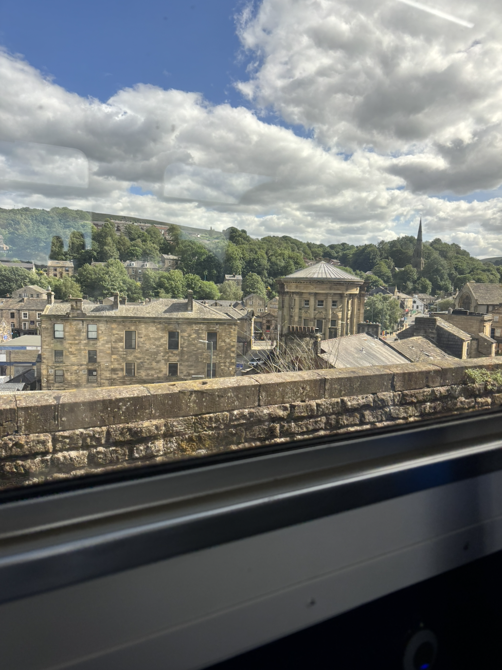 Fences, Fields and the Work of Looking