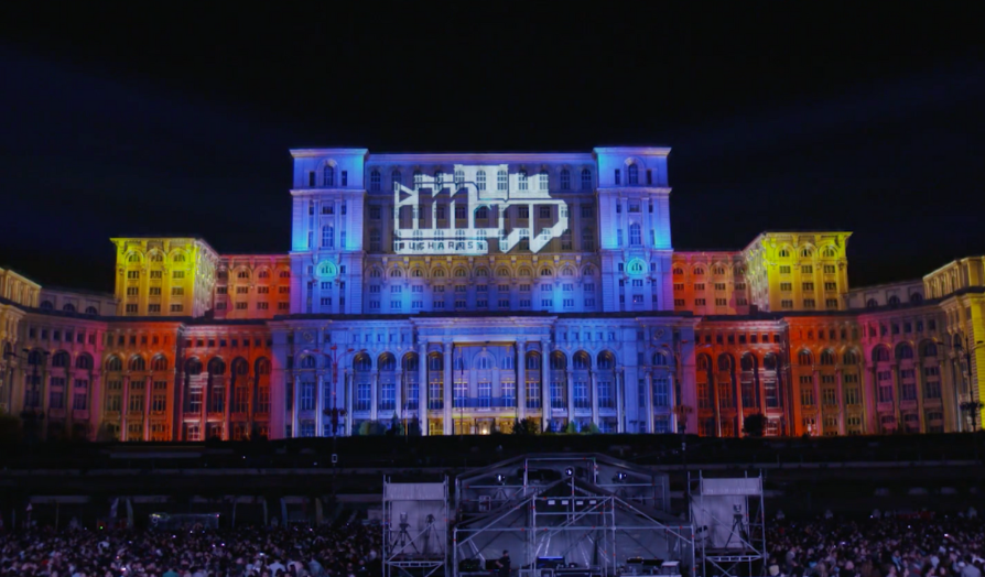 What are the differences between Projection Mapping and LED Walls in Events?