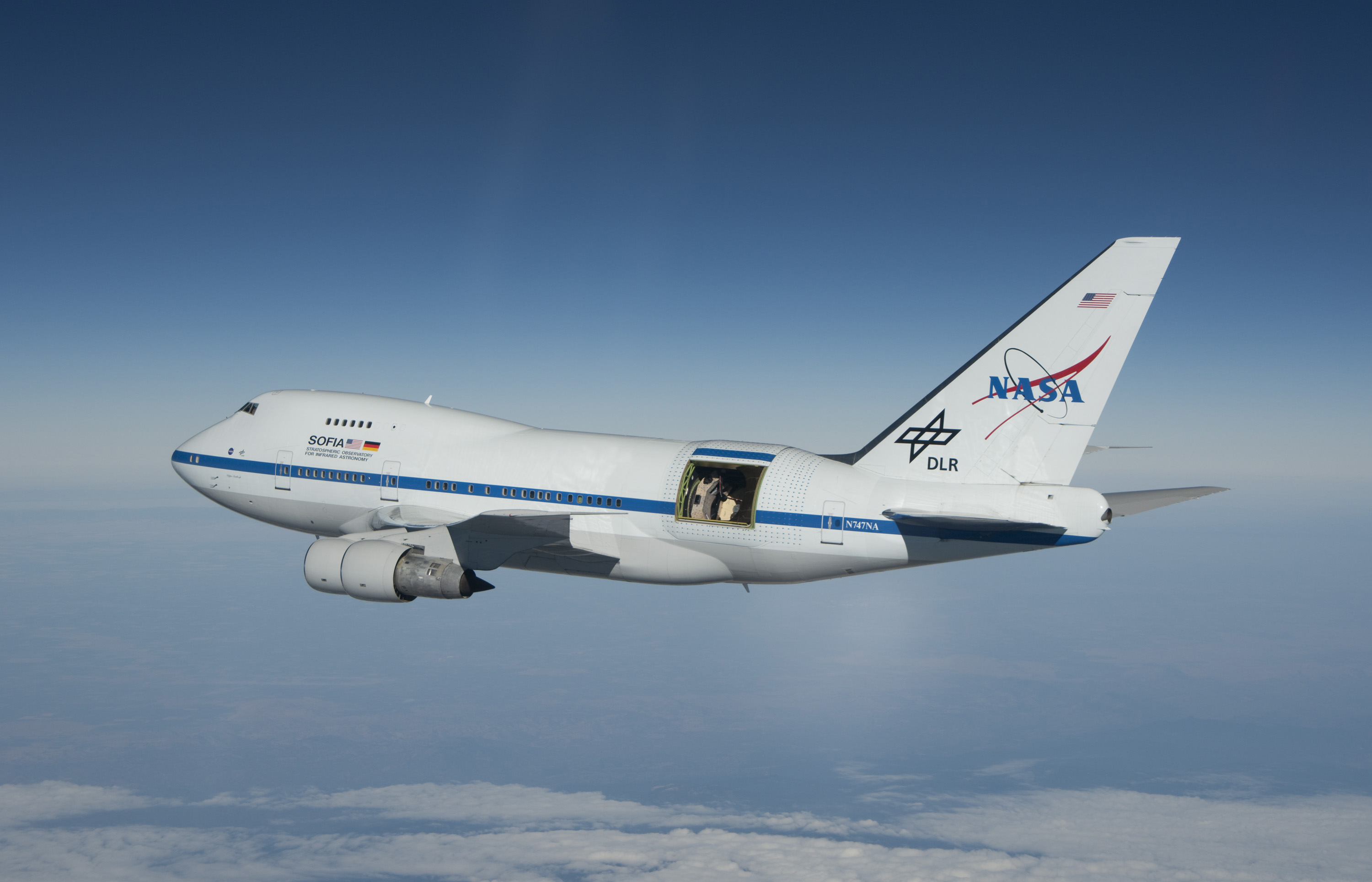 Atomic oxygen in the atmosphere of Earth: A new detection method