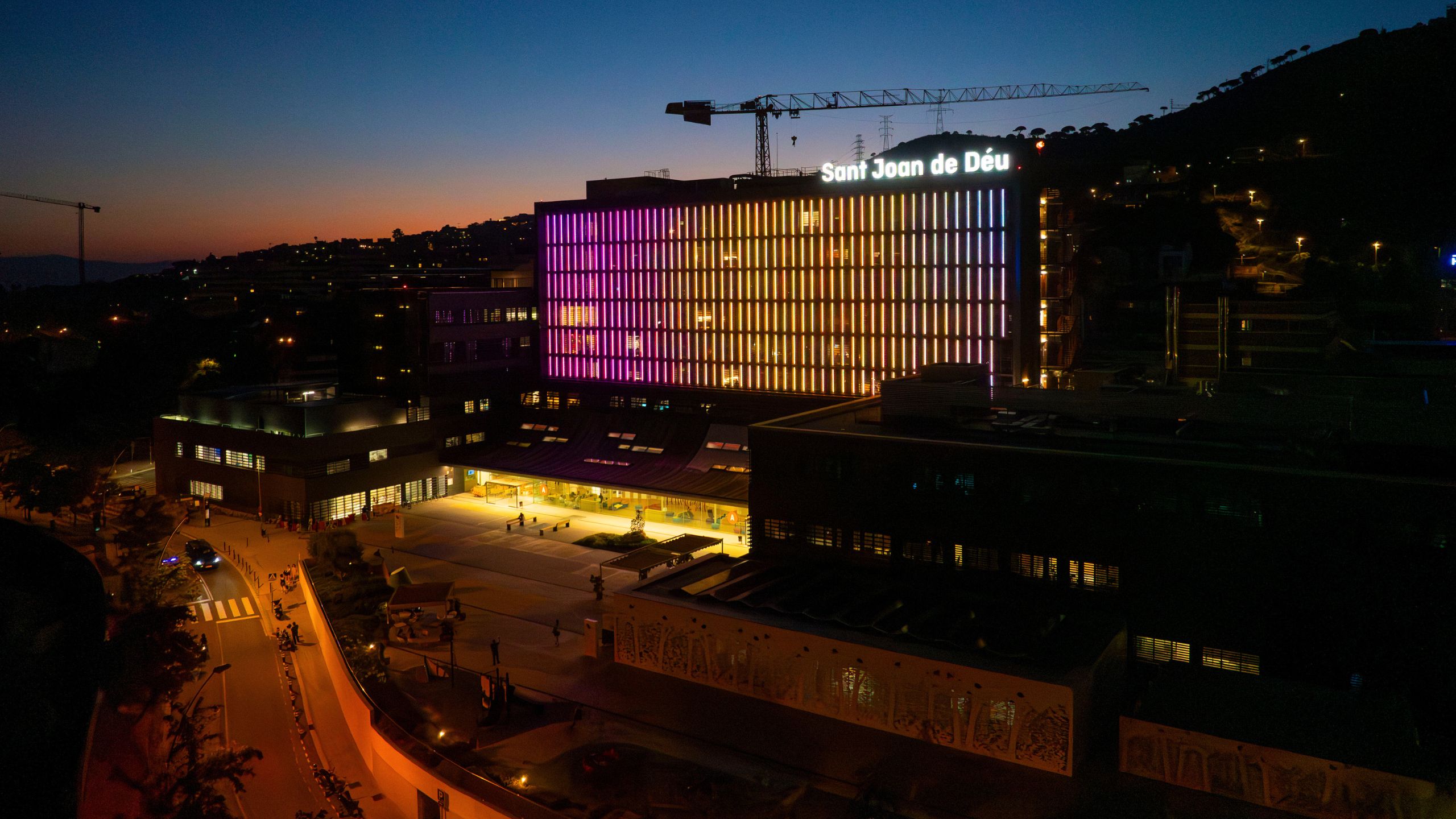 Sant Joan de Déu Hospital in Barcelona unveils its new illuminated facade