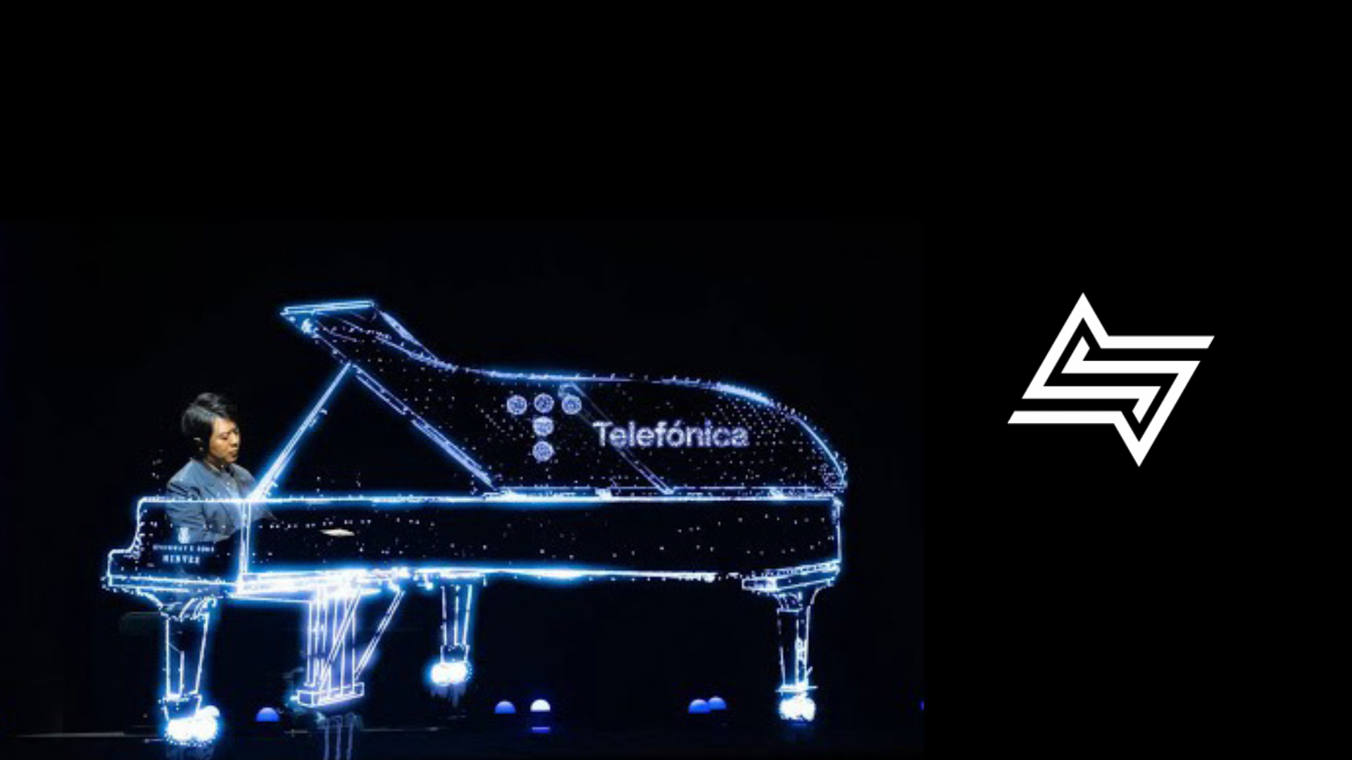 Pianist showcases 'haptic' holographic piano performance
