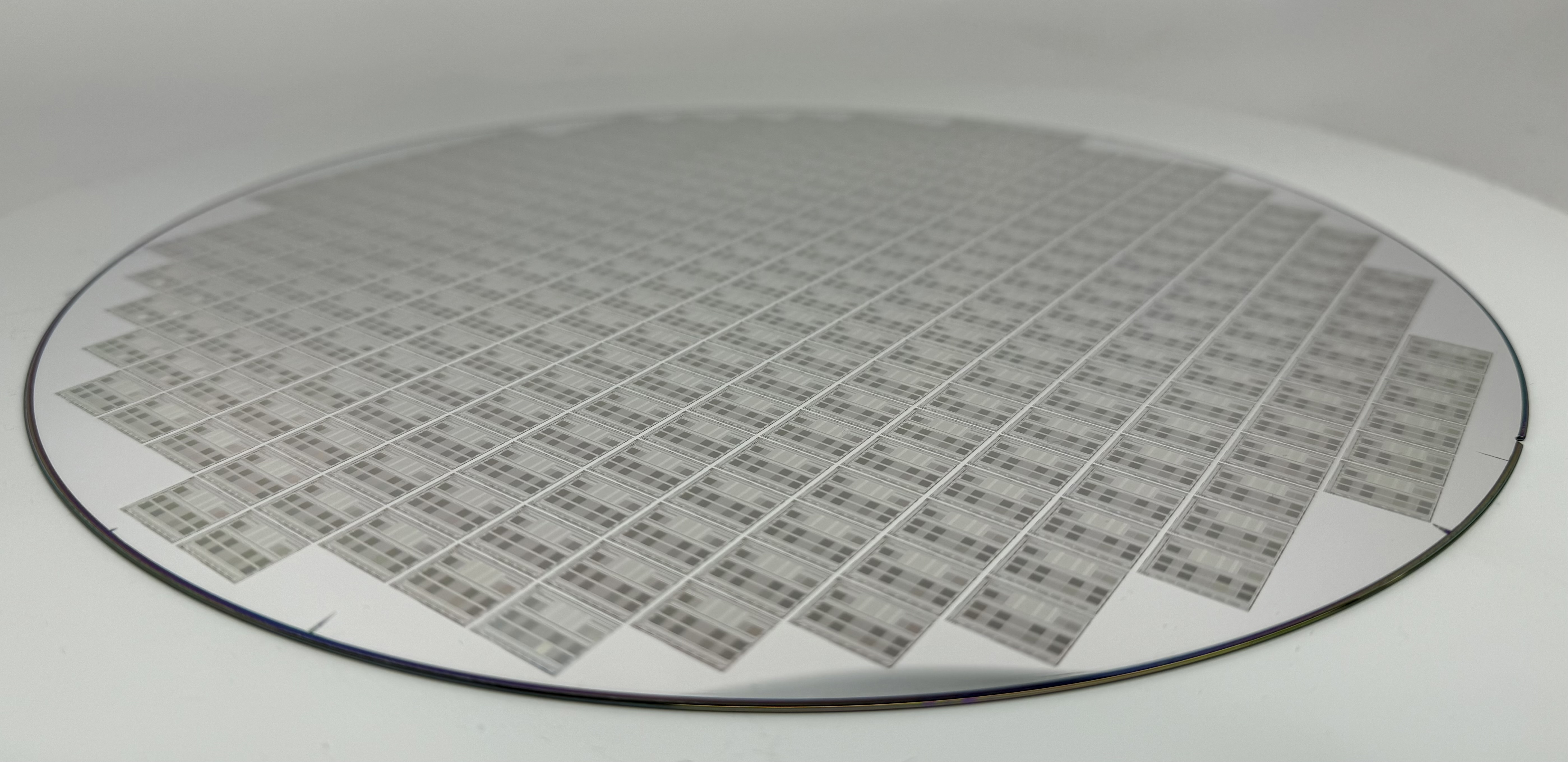 Memristive system-on-a-chip for intelligent wireless communications