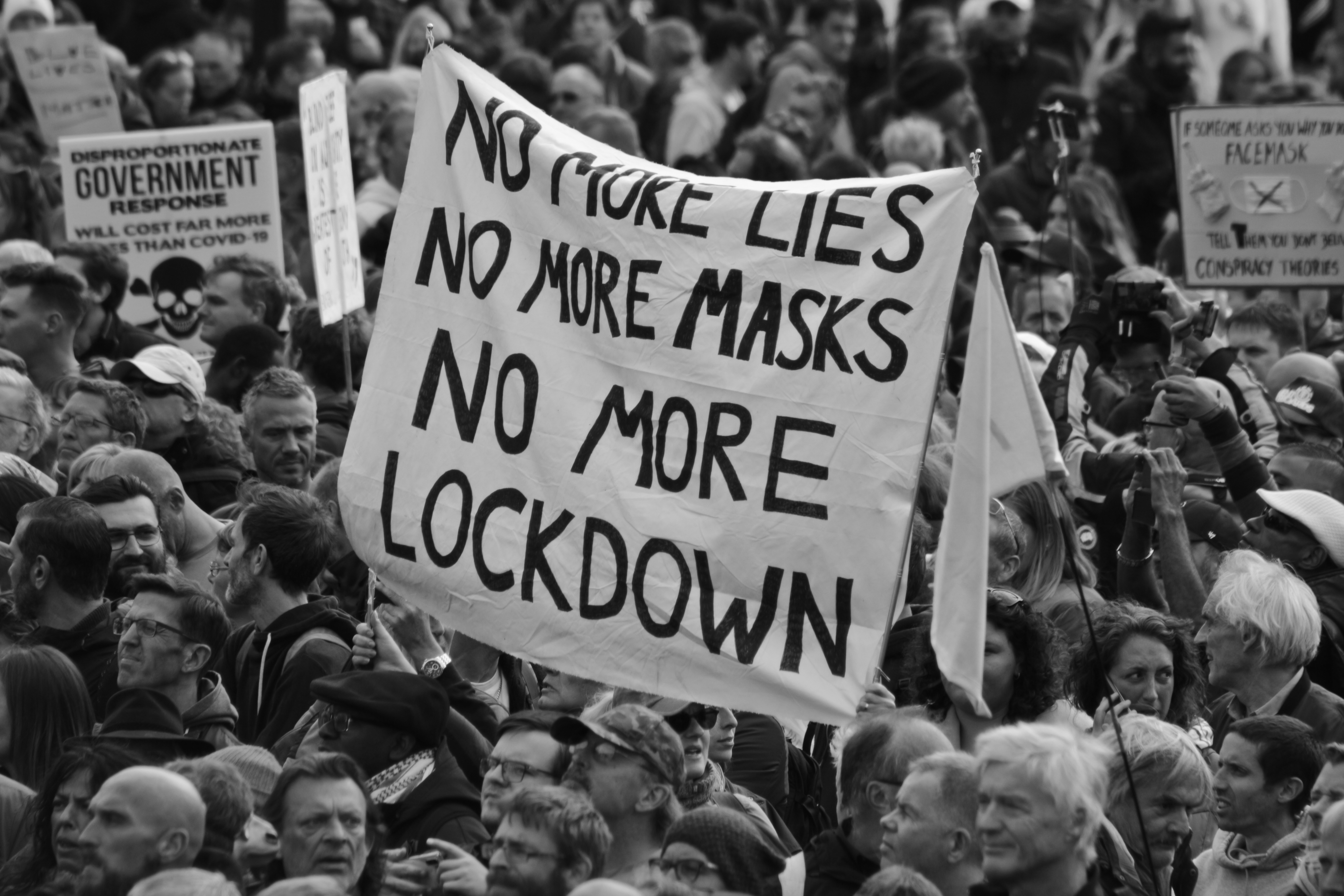 Misinformation is a problem for political extremes, more so for conservatives