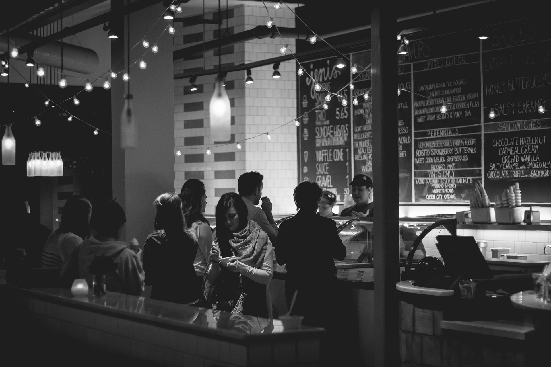Meet me at the bar! How uni students interact on a campus, and why chocolate can help!