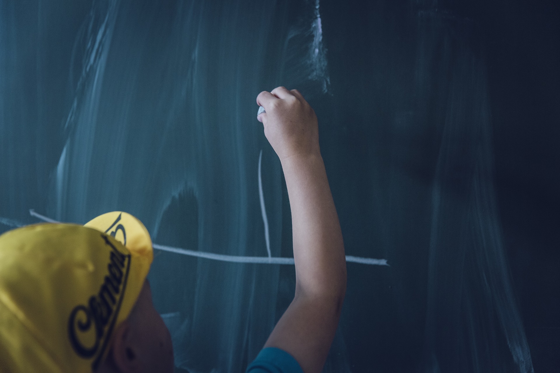 Want children to pay attention? Stimulate their curiosity