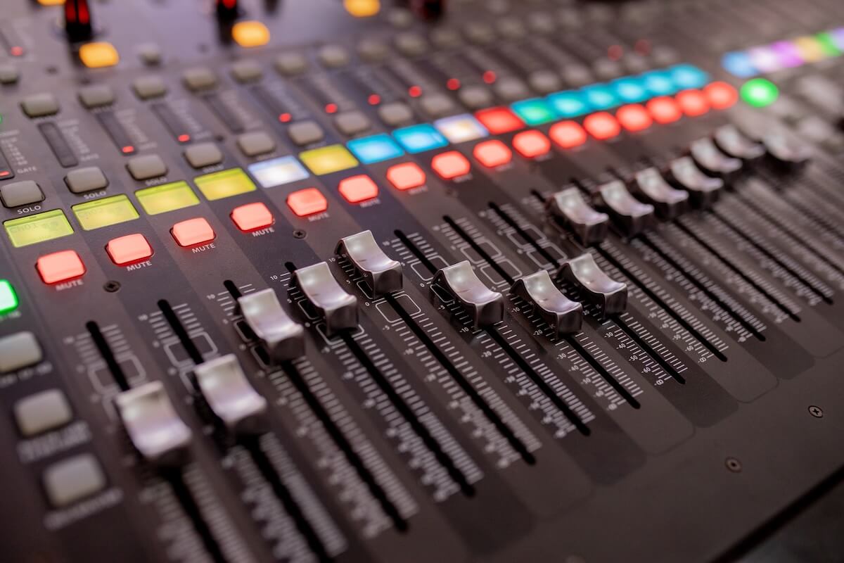 AVIXA Partners With SynAudCon to Expand Access to Professional Audio Training