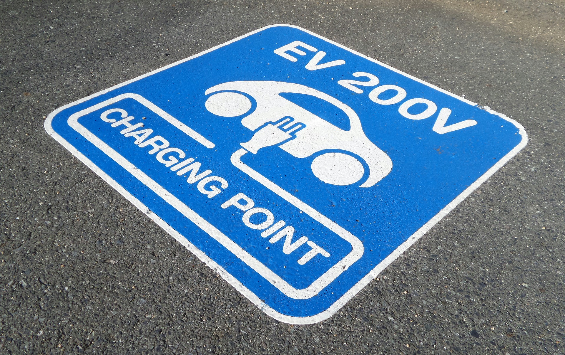 Uncertain impacts of private electric transport