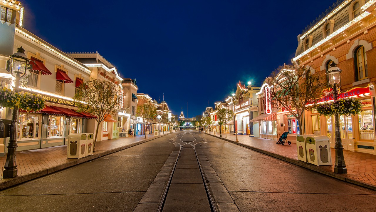 Theme Parks and the Art of Immersion