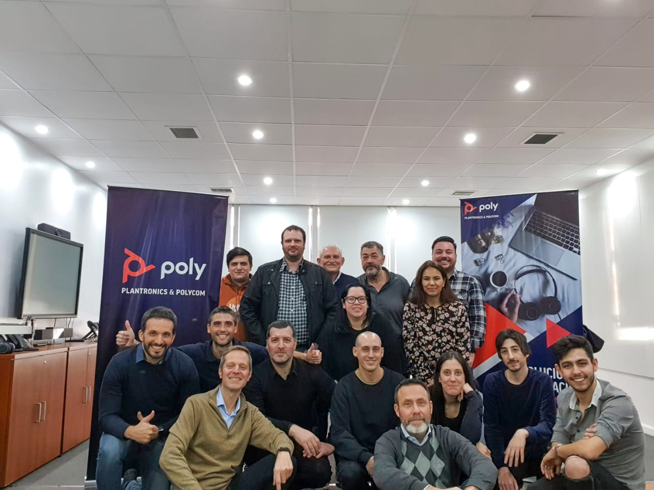 Visitamos las oficinas de Poly Argentina