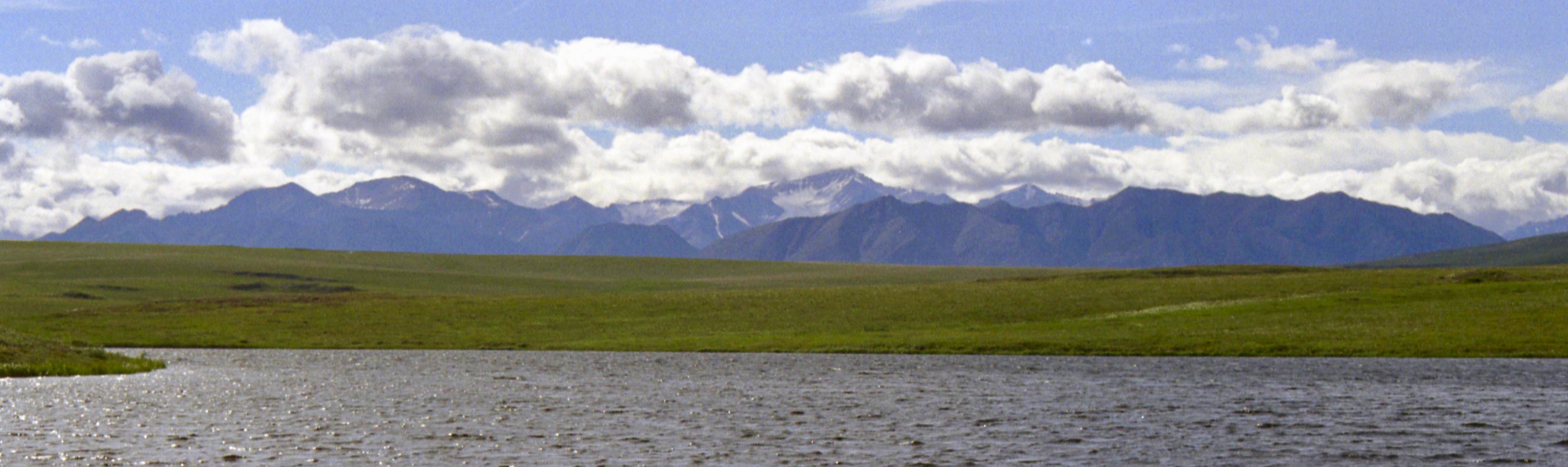 Arctic lakes reveal centuries of change
