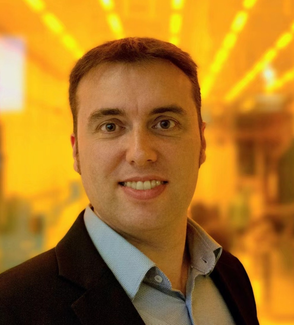 Go to the profile of Mario Lanza