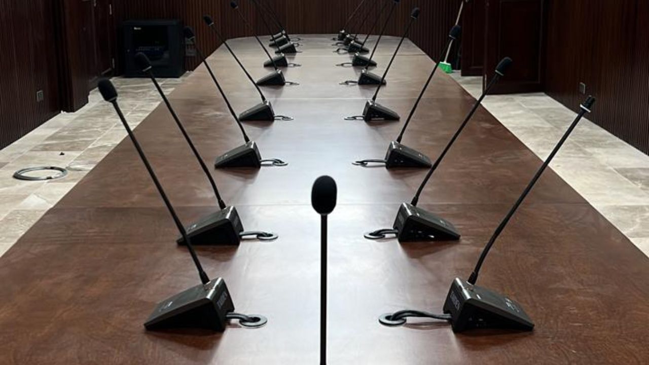 Escolher um sistema de conferência para o setor governamental