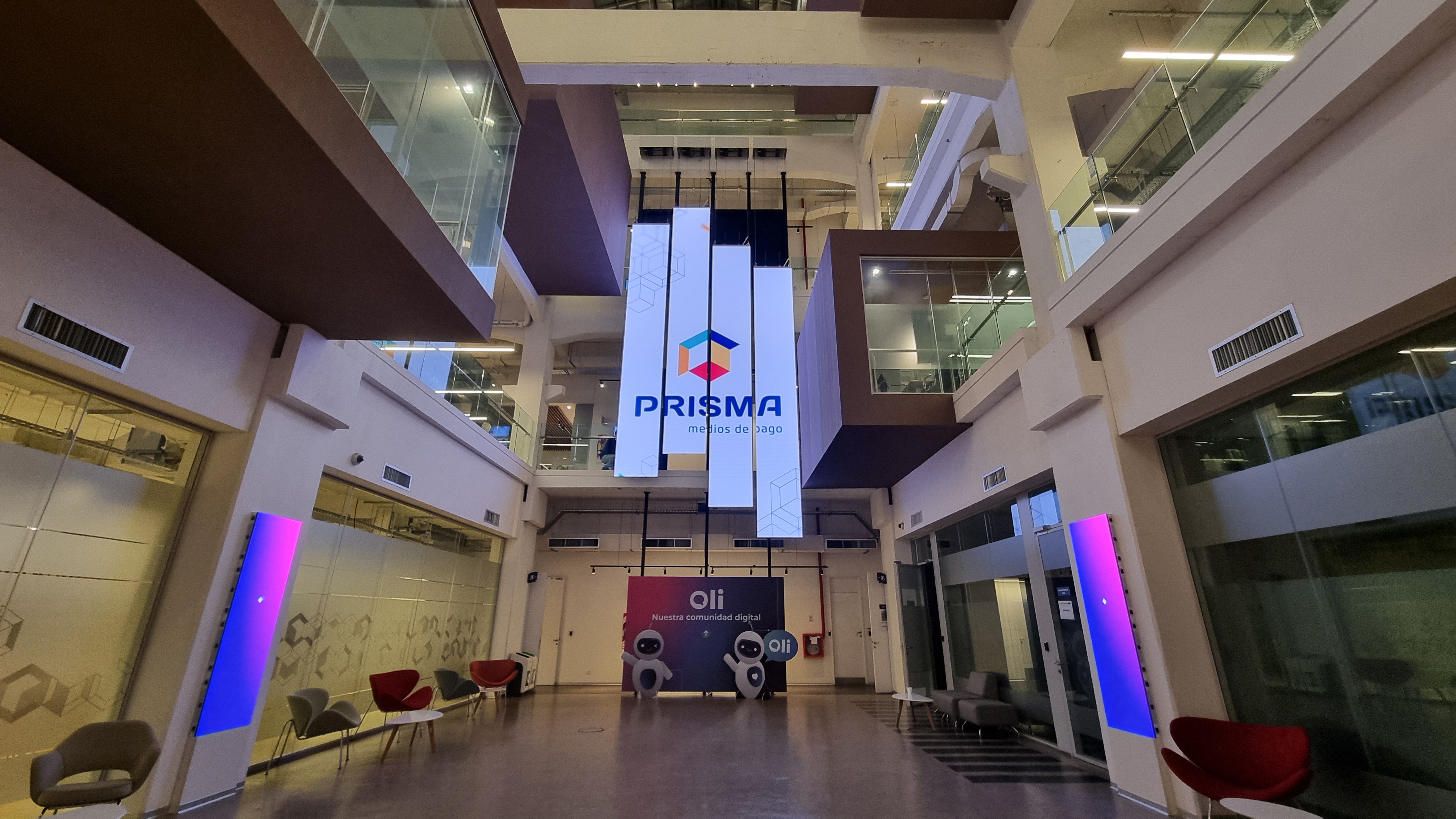 Kinetik: el proyecto argentino de cartelería digital que es finalista en premios AV internacionales